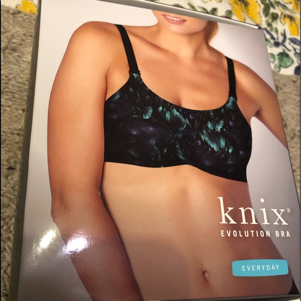 Knix everyday evolution bra, size 5, reversible